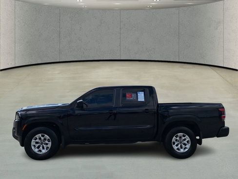 Used 2024 Nissan Frontier SV image 8