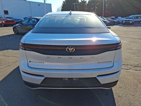 New 2026 Toyota Crown Platinum image 5