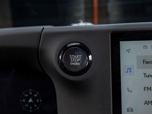 Used 2024 Lexus GX 550 image 23