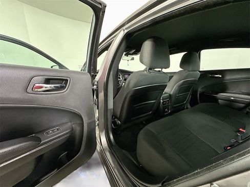 Used 2014 Dodge Charger SE image 17