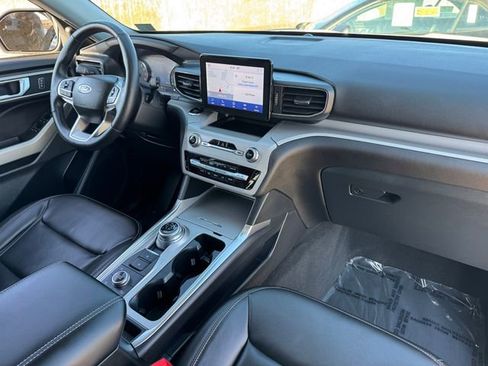 Used 2023 Ford Explorer XLT w/ Equipment Group 202A image 21