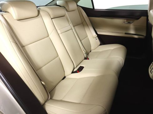 Used 2017 Lexus ES 350 w/ Premium Package FWD image 37