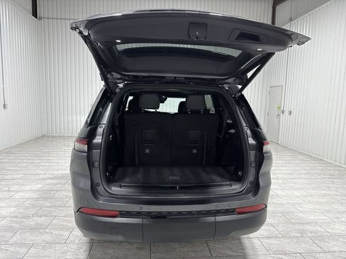 Used 2025 Jeep Grand Cherokee L Altitude AWD/4WD image 27