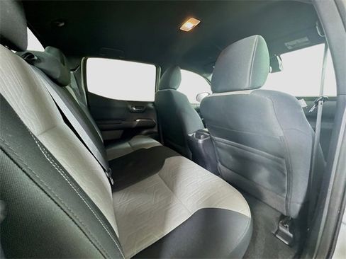 Used 2021 Toyota Tacoma TRD Off-Road image 32