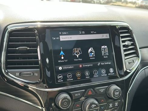 Used 2022 Jeep Grand Cherokee Limited AWD/4WD image 18