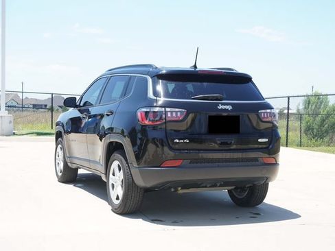 Used 2023 Jeep Compass Latitude AWD/4WD image 7
