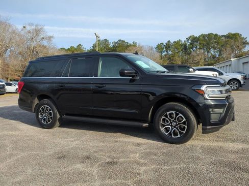 Used 2024 Ford Expedition Max XLT image 2