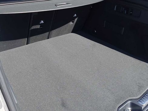 Used 2026 Mercedes-Benz GLC 300 4MATIC image 10