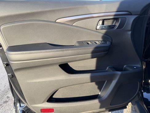 Used 2022 Honda Pilot Sport image 12