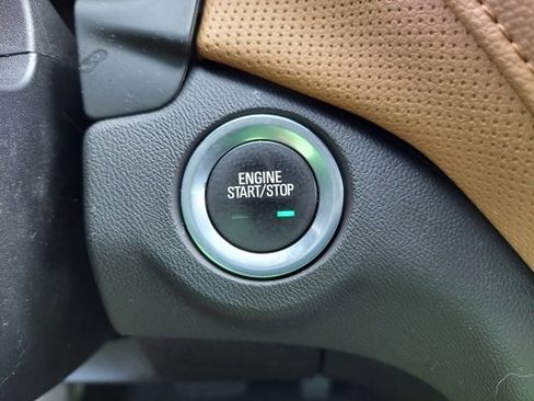 Used 2018 Chevrolet Equinox Premier image 33