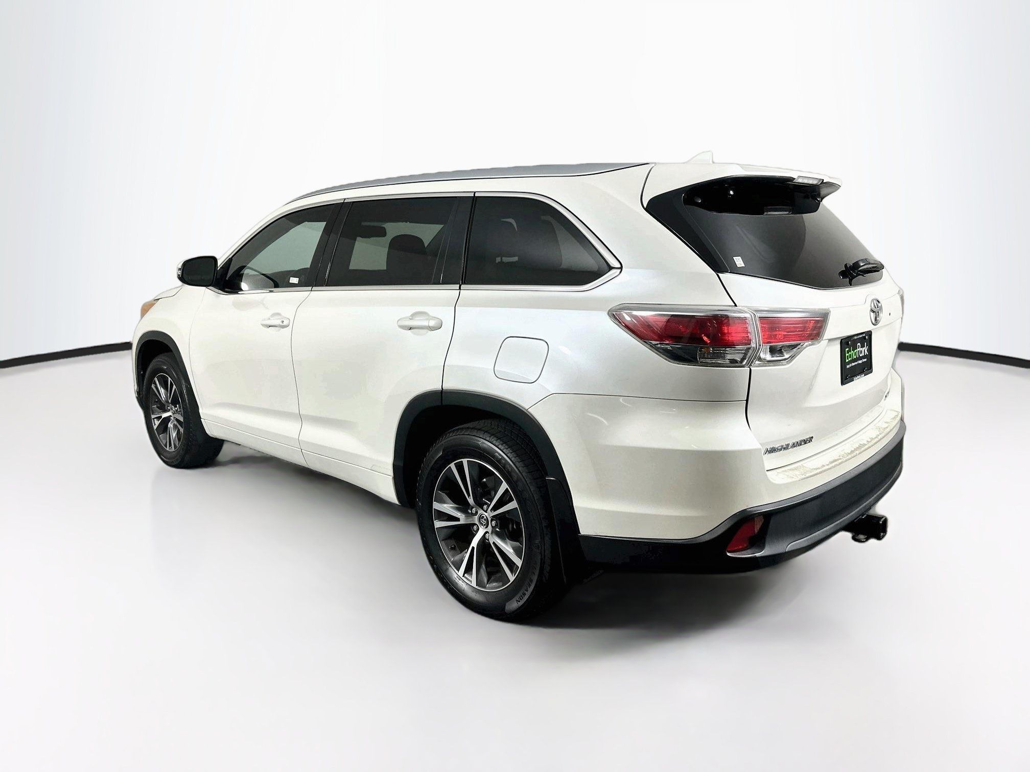 Used 2016 Toyota Highlander XLE AWD/4WD image 5