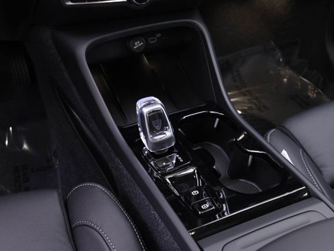 New 2026 Volvo XC40 B5 Plus w/ Protection Package Premier image 14