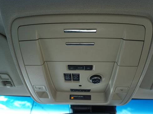 Used 2018 GMC Yukon Denali w/ Open Road Package image 28