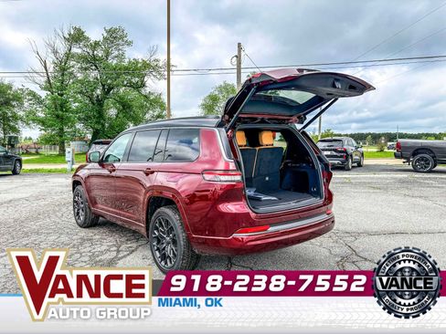 New 2026 Jeep Grand Cherokee L Summit w/ Obsidian Package AWD/4WD image 17