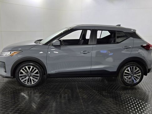 Used 2024 Nissan Kicks SV image 4