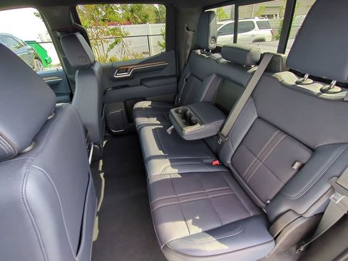 Used 2022 Chevrolet Silverado 1500 High Country image 12