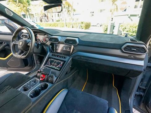Used 2023 Lamborghini Urus Performante AWD/4WD image 84