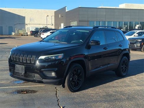 Used 2023 Jeep Cherokee Altitude Lux image 7