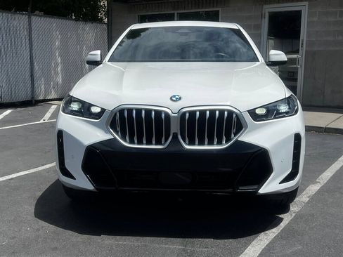 Used 2026 BMW X6 xDrive40i w/ Climate Comfort Package AWD/4WD image 2