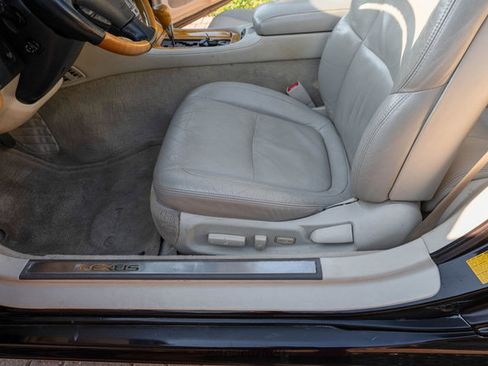 Used 2003 Lexus SC 430 Convertible image 37