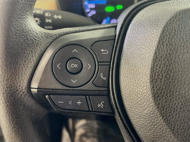 Used 2022 Toyota RAV4 XLE AWD/4WD image 17