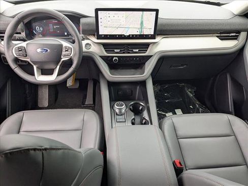 New 2026 Ford Explorer Active w/ Active Comfort Package image 13