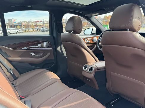 Used 2017 Mercedes-Benz E 300 4MATIC image 24