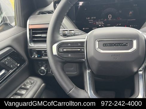 Used 2025 GMC Yukon XL Denali AWD/4WD image 18