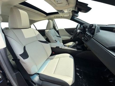Used 2025 Lexus ES 350 w/ Premium Package FWD image 16
