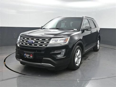 Used 2016 Ford Explorer XLT w/ Equipment Group 202A image 1