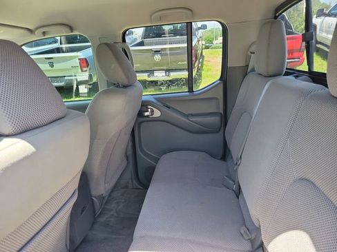 Used 2016 Nissan Frontier SV RWD image 24