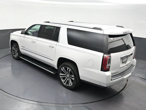 Used 2020 GMC Yukon XL Denali w/ Denali Ultimate Package RWD image 18