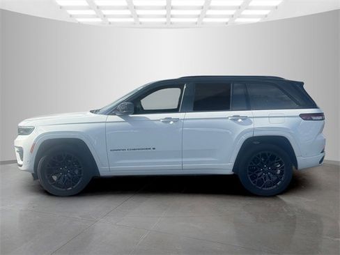 New 2025 Jeep Grand Cherokee Summit image 4