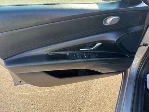 Used 2024 Hyundai Elantra SEL image 12