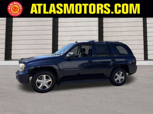Used 2008 Chevrolet TrailBlazer LT w/ Off-Road Package AWD/4WD image 1