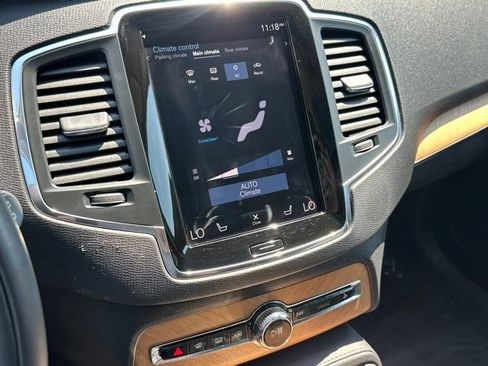 Certified 2022 Volvo XC90 T6 Momentum w/ Climate Package AWD/4WD image 22