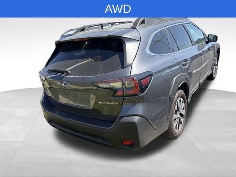 Used 2025 Subaru Outback Premium AWD/4WD image 3