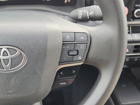 Used 2025 Toyota Camry LE image 25