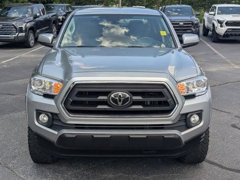 Used 2022 Toyota Tacoma SR5 w/ Technology Package RWD image 2