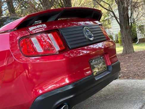 Used 2010 Ford Mustang GT Premium image 24