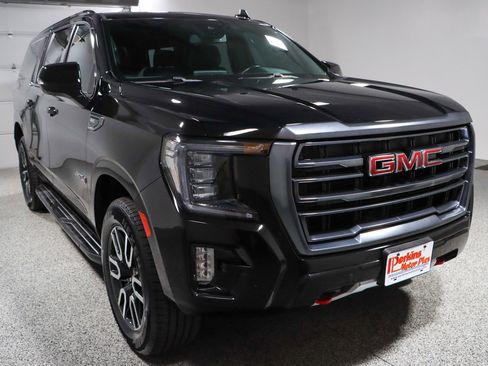 Used 2023 GMC Yukon XL AT4 image 5