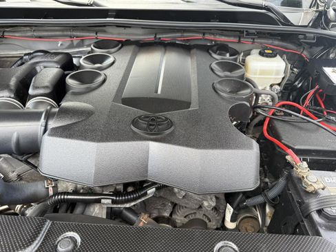 Used 2018 Toyota 4Runner TRD Off-Road Premium w/ TRD Performance Package image 38