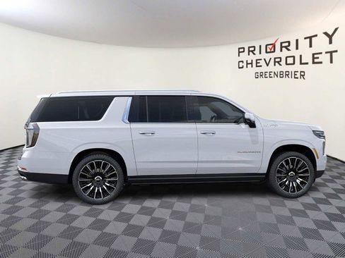 New 2026 Chevrolet Suburban High Country image 5