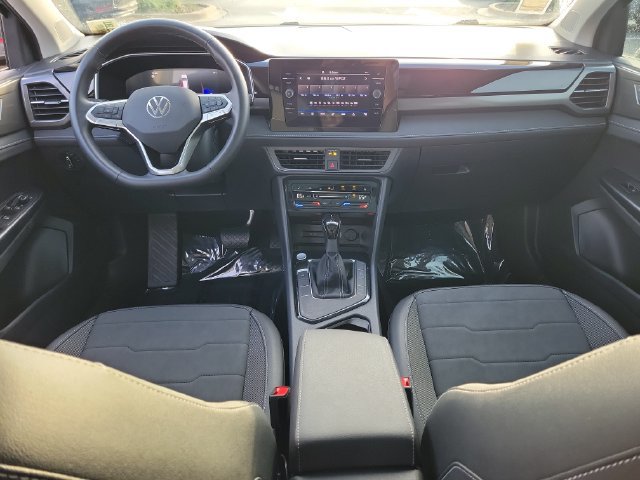 Certified 2026 Volkswagen Taos SE FWD image 12