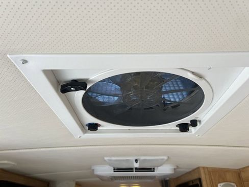 Used 2017 Ford E-450 and Econoline 450 Super Duty w/ Motorhome Prep Package RWD image 86