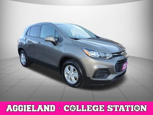 Certified 2021 Chevrolet Trax LS w/ Tint and Cruise Package image 3