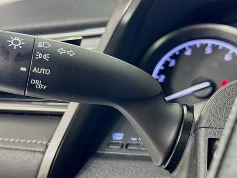 Used 2021 Toyota Camry SE FWD image 13