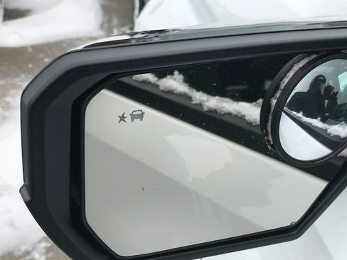 Certified 2023 GMC Canyon AT4 w/ AT4 Premium Package image 6