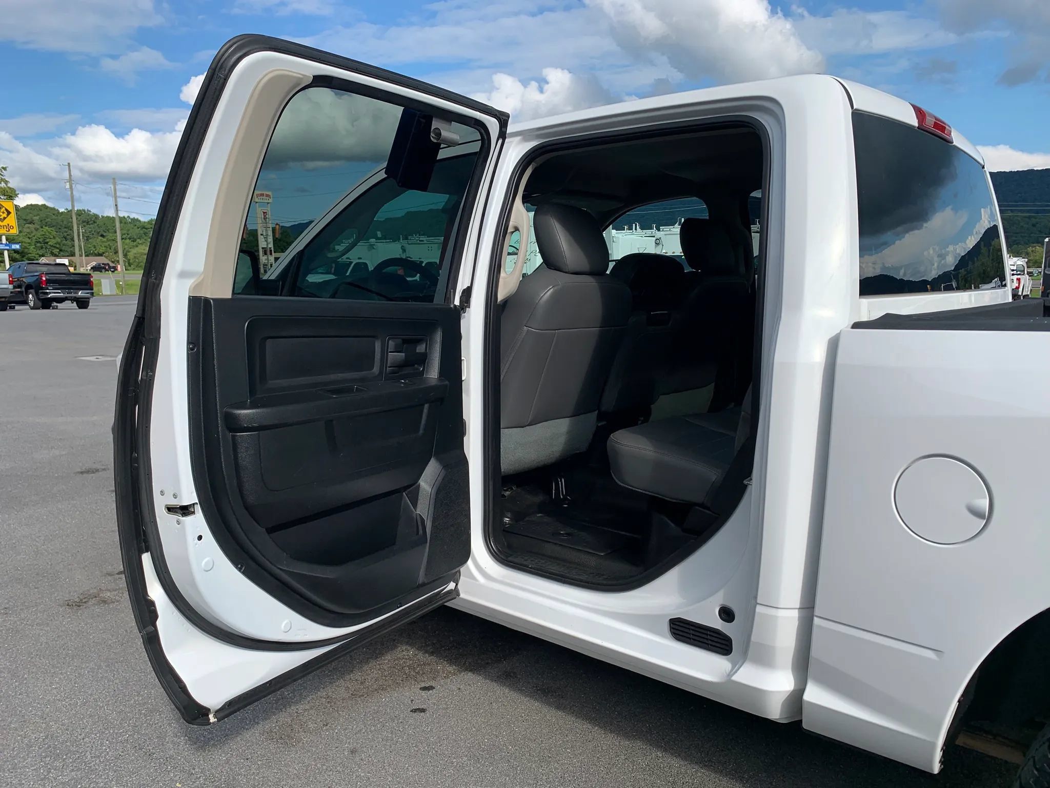 Used 2016 RAM 1500 Tradesman w/ Popular Equipment Group AWD/4WD image 23