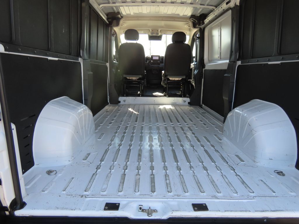 Used 2025 RAM ProMaster 2500 w/ Convenience Group FWD image 25